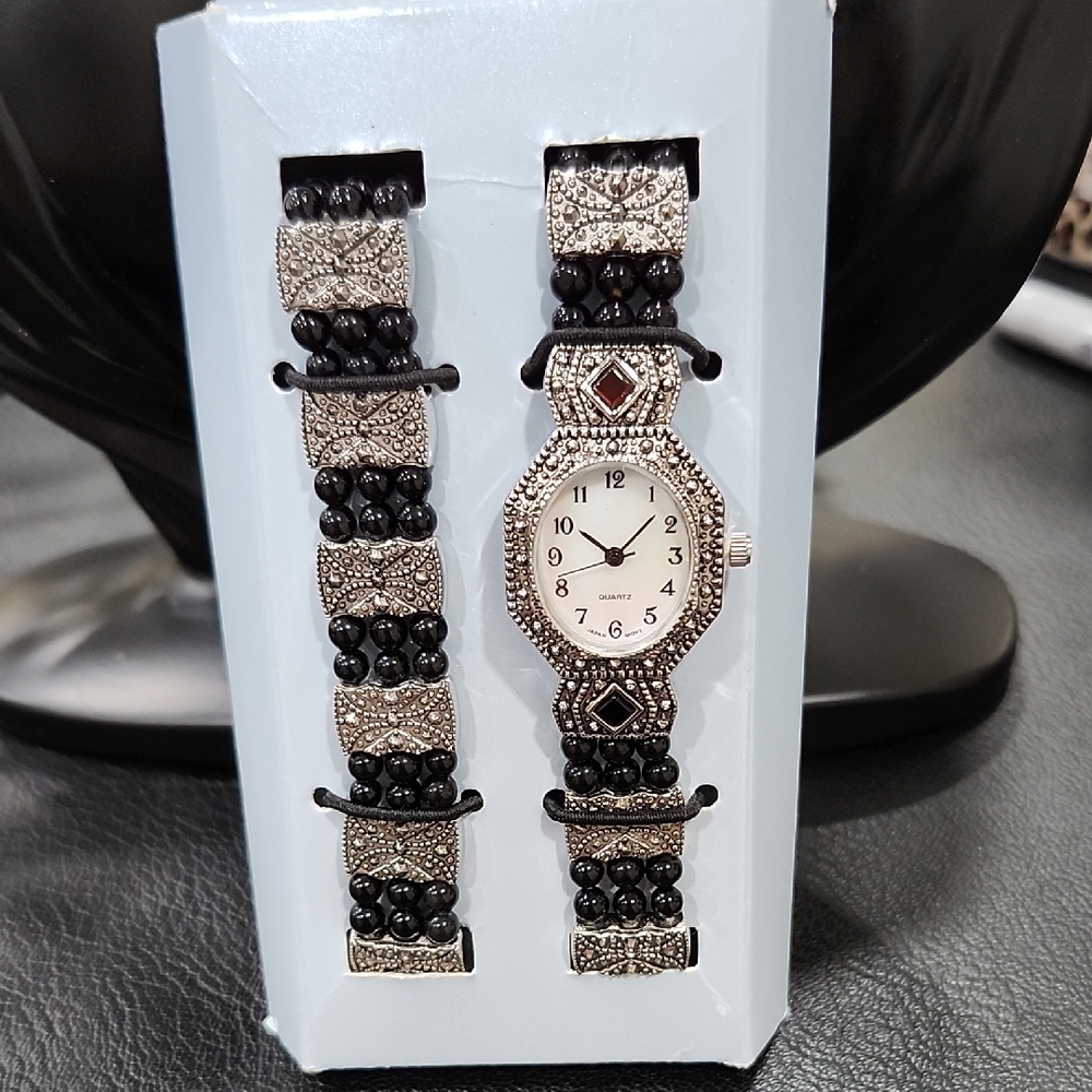 VINTAGE AVON GENUINE ONYX BEADED WATCH And BRACELET SET